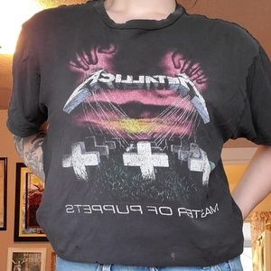 Perfect vintage Metallica distressed Tee size M
